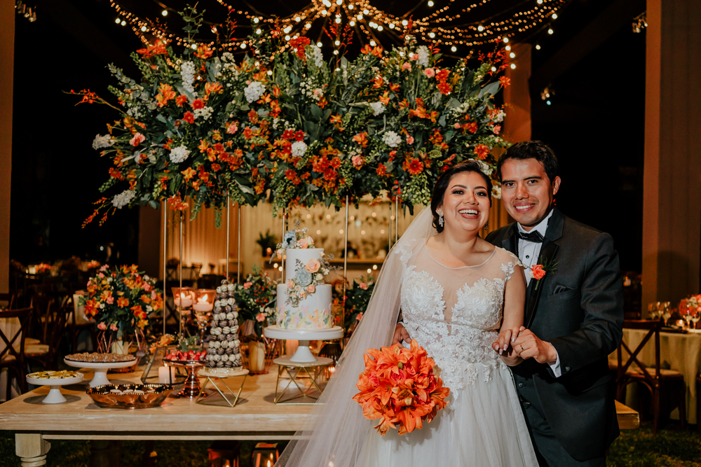 Razones para usar la decoración de tu boda en tu sesión de fotos de esposos - Novios: Leslie y Angelo - Fotografía: Majo Bodas